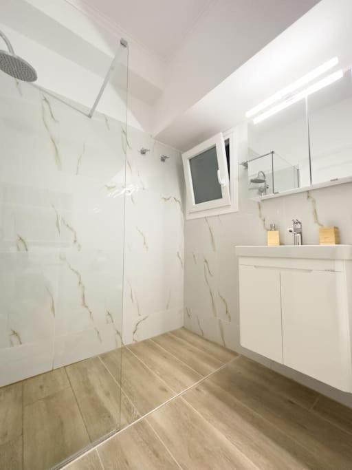 Petite Retreat In Kolonaki, Athens /Netflix Apartment Luaran gambar