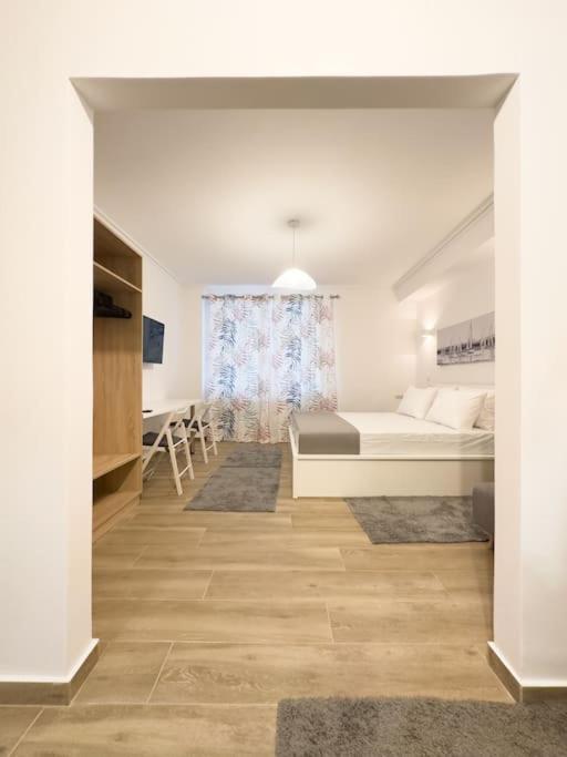 Petite Retreat In Kolonaki, Athens /Netflix Apartment Luaran gambar