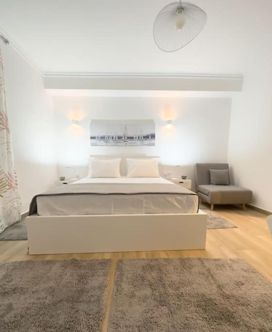 Petite Retreat In Kolonaki, Athens /Netflix Apartment Luaran gambar