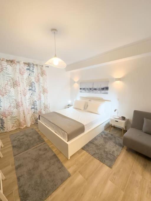 Petite Retreat In Kolonaki, Athens /Netflix Apartment Luaran gambar